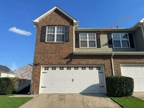 Building Photo - 2452 Bay Harbor Dr