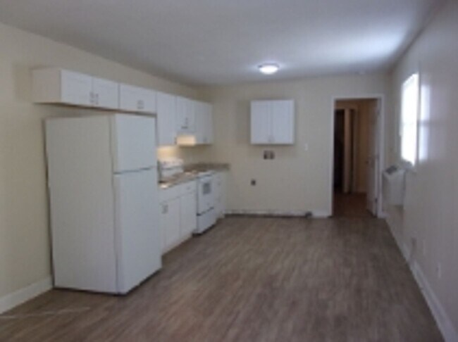 Building Photo - 347 Friedham