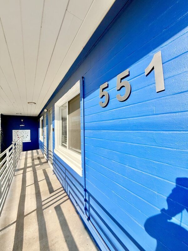 Building Photo - 551 N Ridgewood Ave