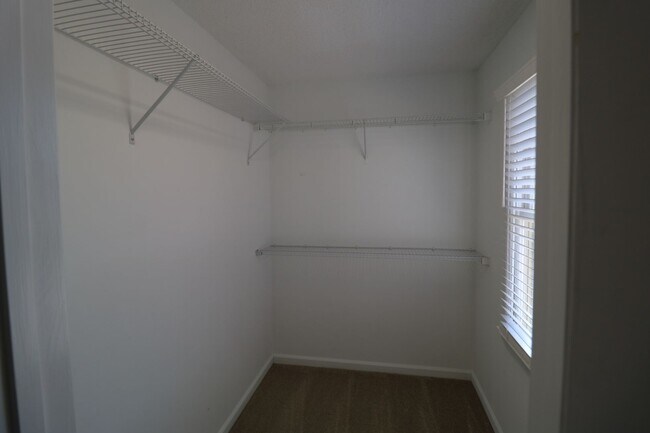 Building Photo - 1517 Bethesda Woods Ln