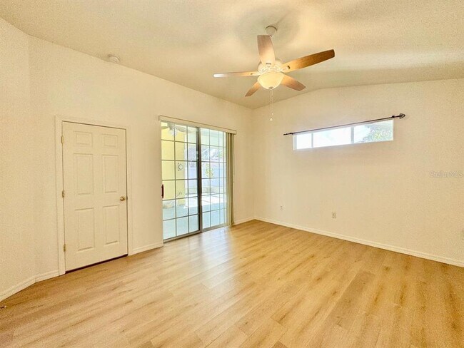 Building Photo - 22537 Roderick Dr