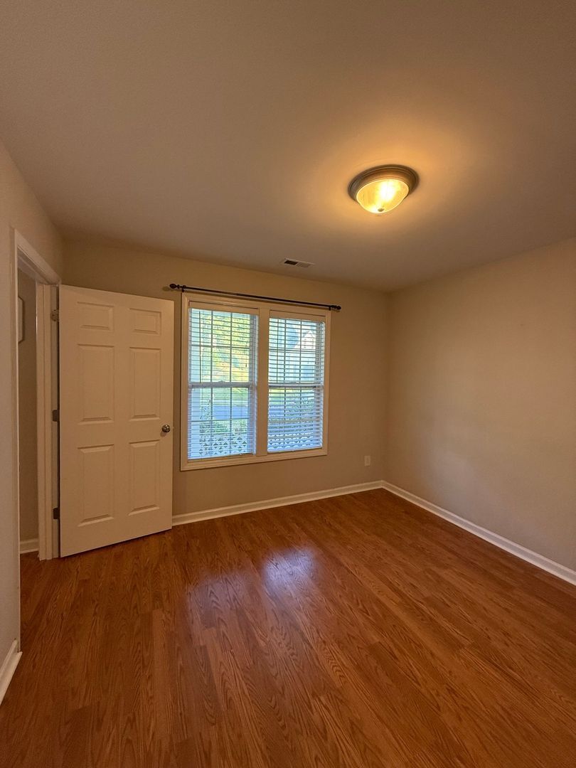 Building Photo - 301 Saranac Ridge Dr