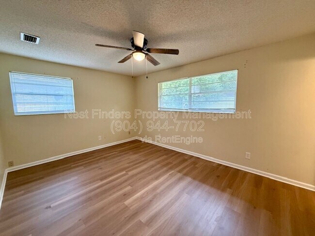 Building Photo - 5907 Gumwood Dr