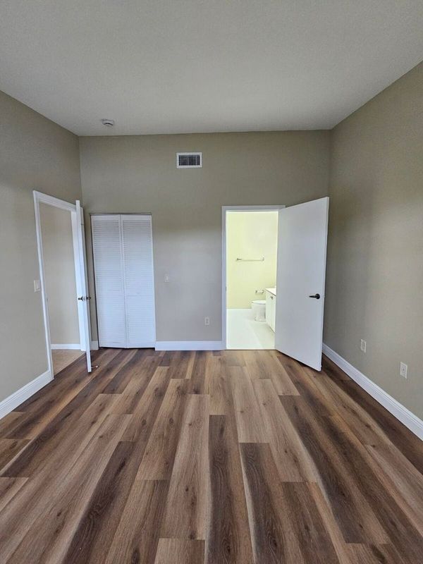 Building Photo - 3490 Briar Bay Blvd