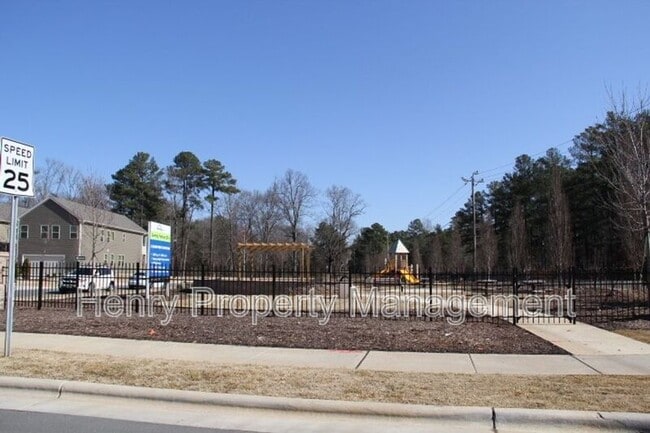 Building Photo - 100 Belle Plain Dr
