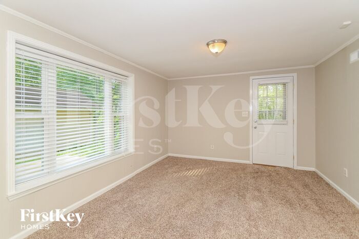 Building Photo - 2207 Vicki Dr