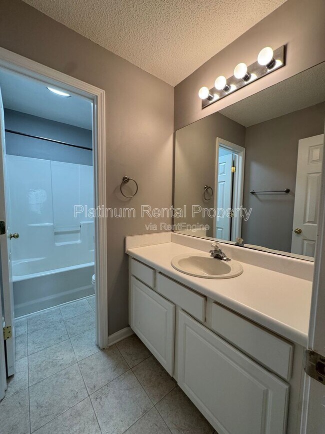 Building Photo - 231 Beckenham Ln