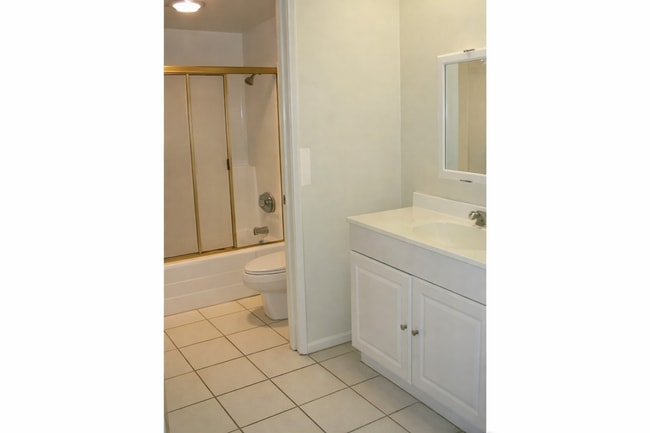 Building Photo - 2920 Briarwood Rd