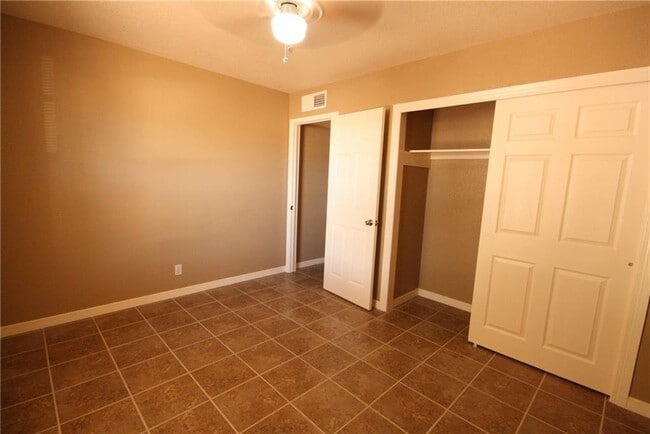 Building Photo - 10804 Gloster Ct