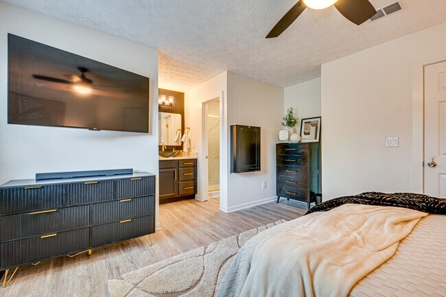 Building Photo - 2056 Sitser Ln
