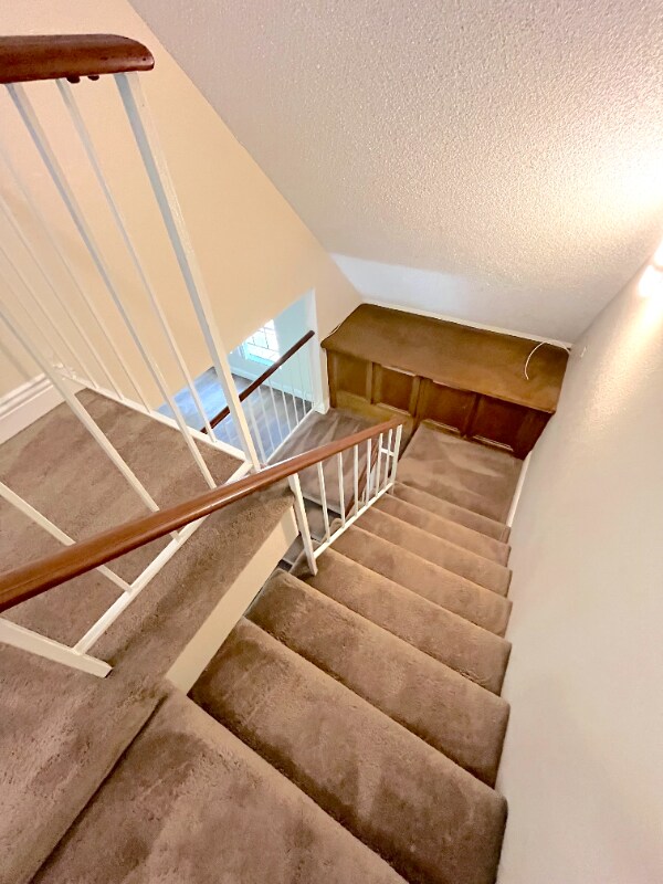 Building Photo - 111 E Rosewood Ct