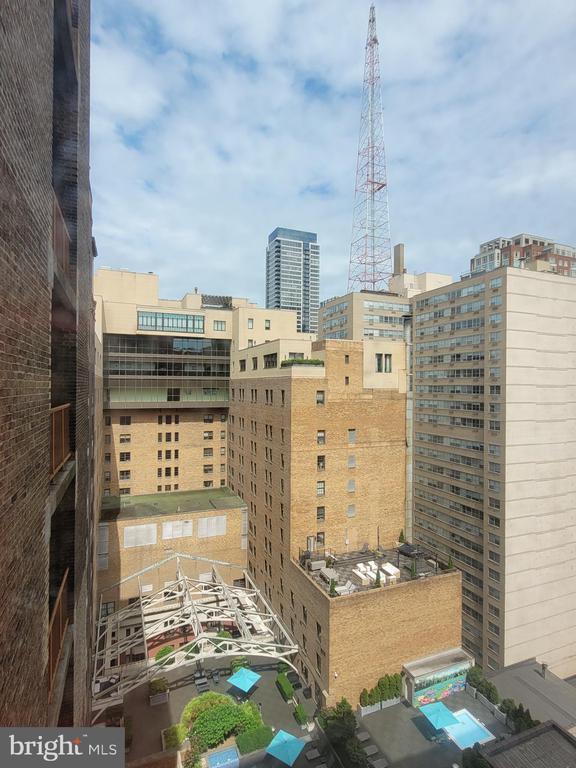 Building Photo - 1701 Locust St