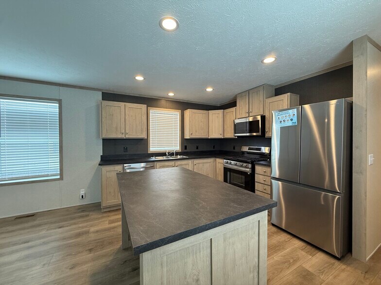 Building Photo - 29778 W Essex Ct