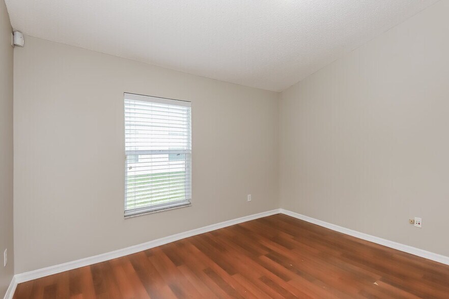 Building Photo - 6646 Summer Cove Dr