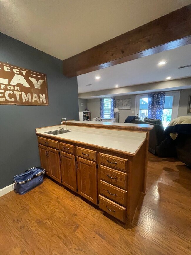 Building Photo - PRE-LEASING - Fully Furnished 6mo Short Term Rental in Ozark