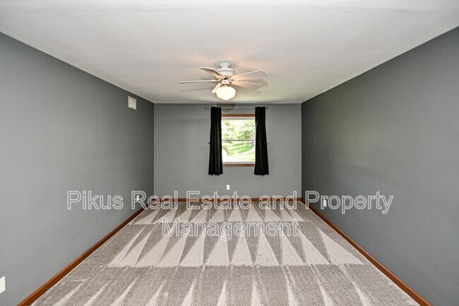 Building Photo - 1280 Linwood Ave SW