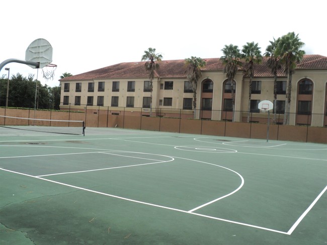 Building Photo - 2501 N Alafaya Trail