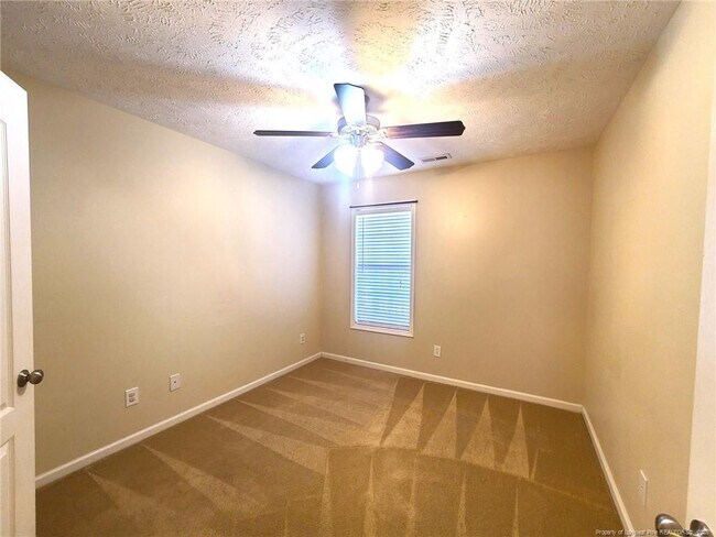 Building Photo - 123 Royal Briar Ct
