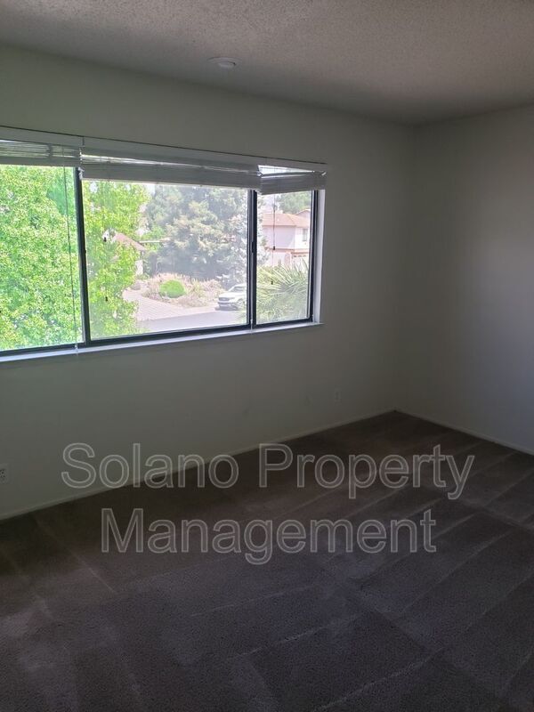 Building Photo - 3210 Mustang Cir