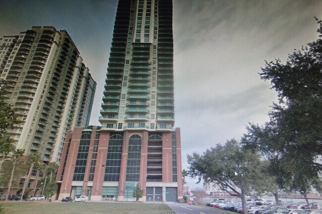 Building Photo - 1431 Riverplace Blvd