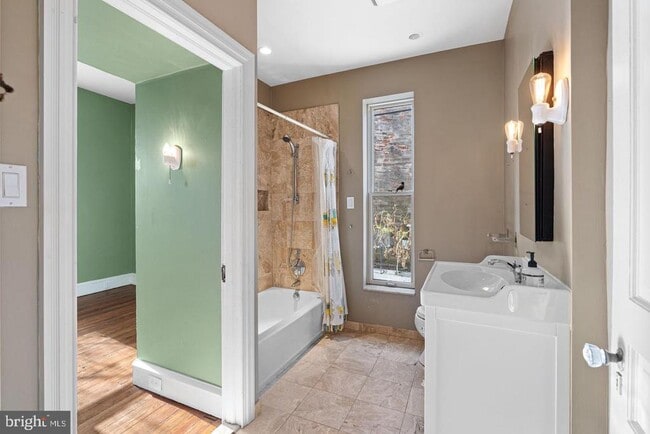 Building Photo - 846 LeCount St