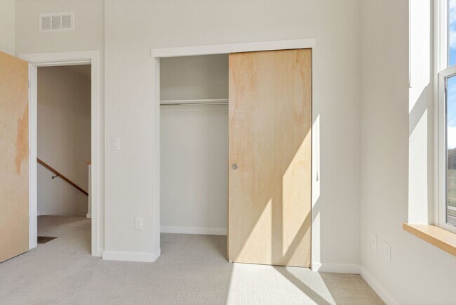 Building Photo - Modern 2BR Lafayette Home | Finished Basement, Garage & Quartz Kitchen