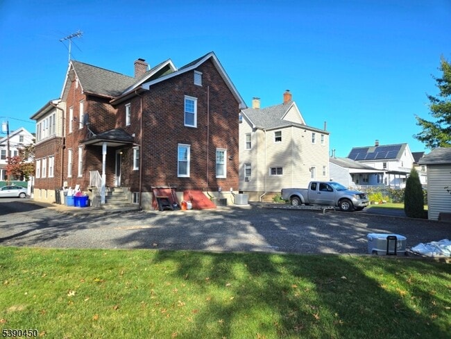 Building Photo - 14 Codington St