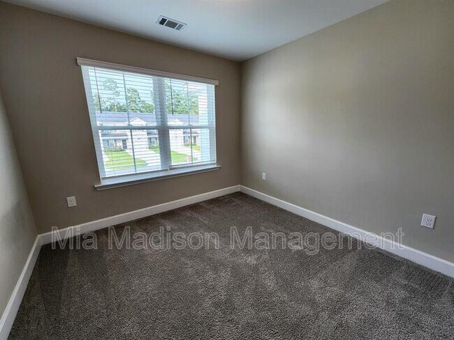 Building Photo - 231 HAISLEY RUN