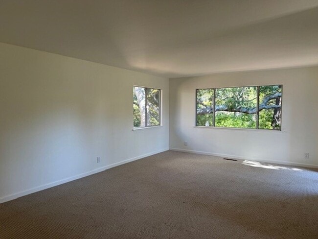 Building Photo - Beautiful home in Laurel Wood