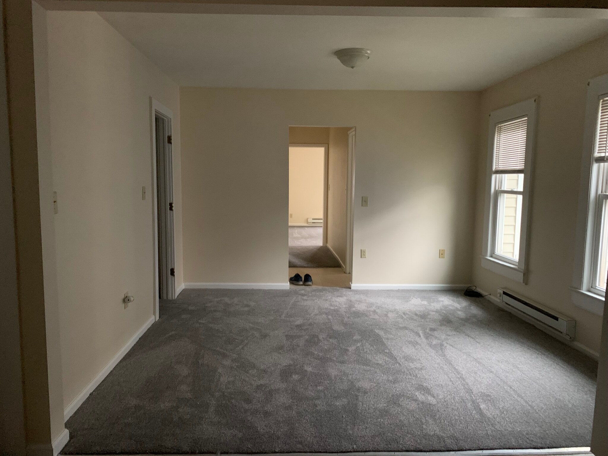 Building Photo - 290 S Main St