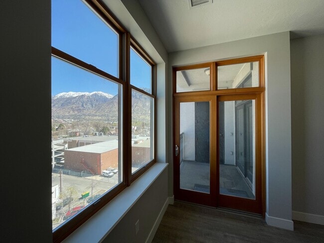 Building Photo - Luxury 2 Bedroom Condo in Downtown Provo W...