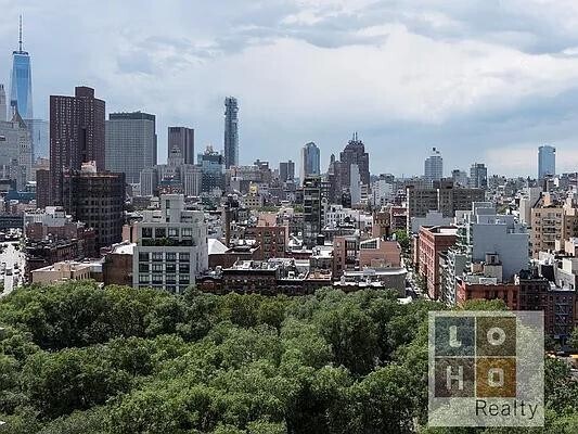 Building Photo - 210 E Broadway