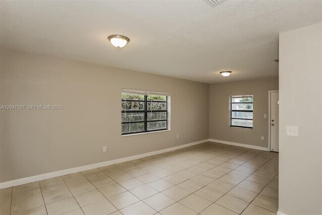 Building Photo - 14640 Tyler St