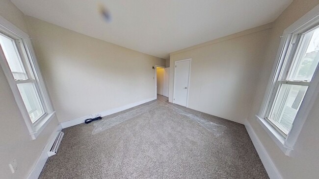 Building Photo - 3 Bedroom Duplex with Finished Loft