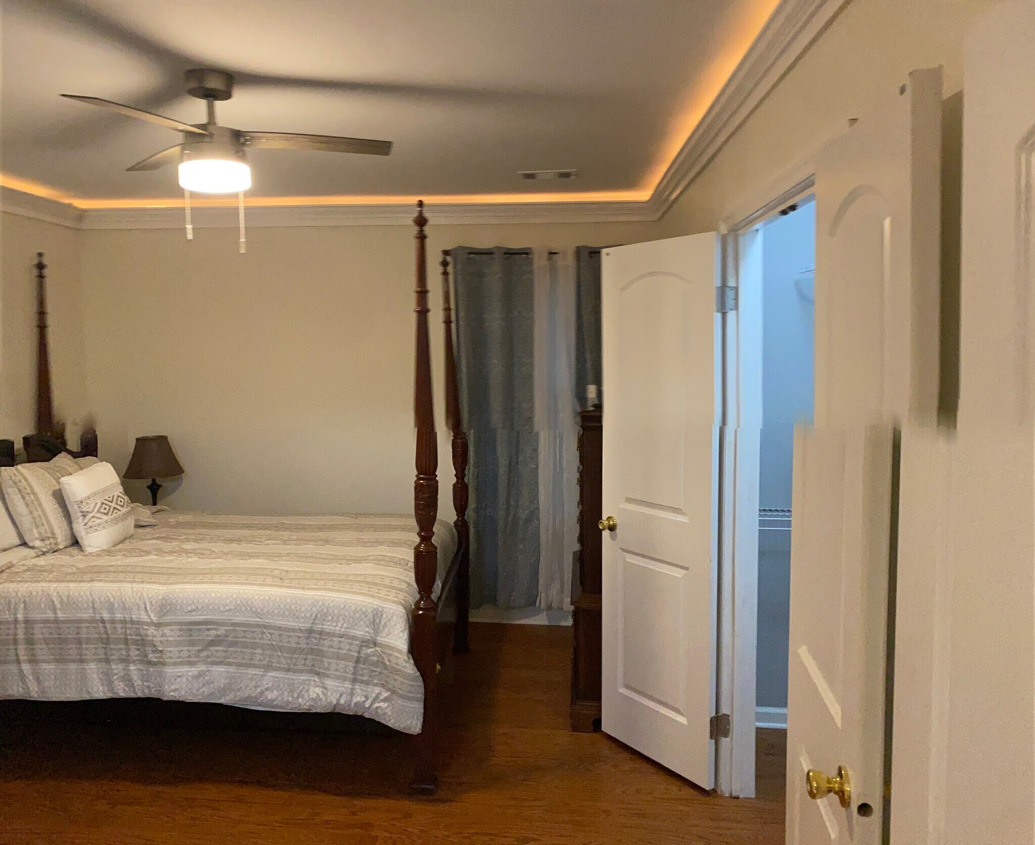 Building Photo - 825 Forest Lake Dr S