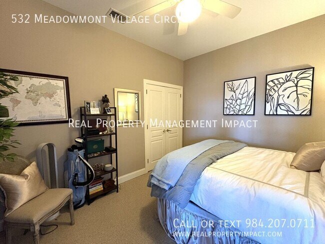 Building Photo - 532 Meadowmont Village Cir