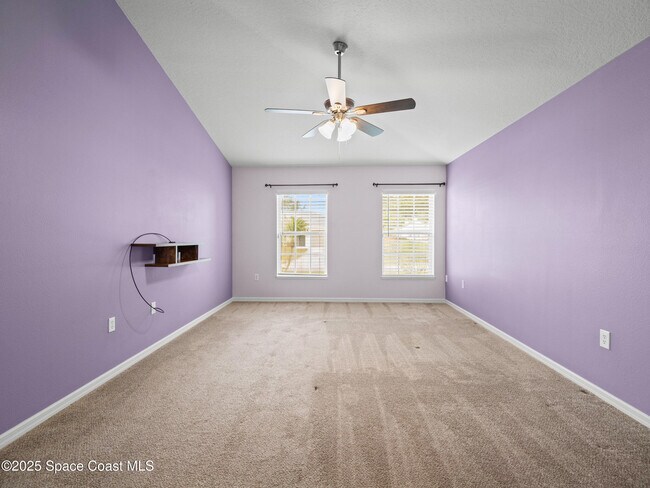 Building Photo - 380 Courtney St