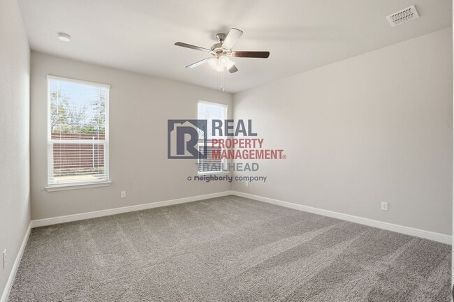 Building Photo - Spacious 4 Bedroom Home with Functional Layout