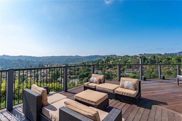 Building Photo - 4372 Park Vicente