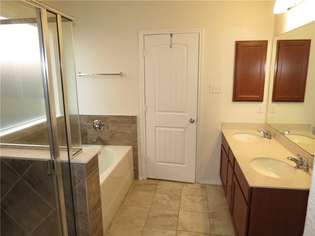 Building Photo - 17100 Gibbons Path