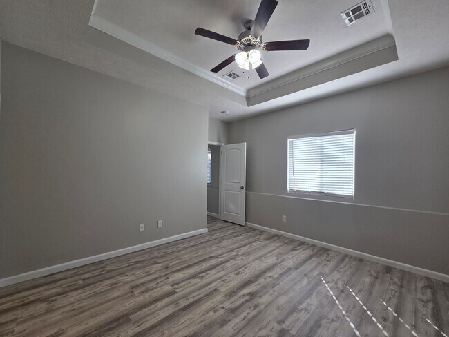 Building Photo - 376 Michaels Court