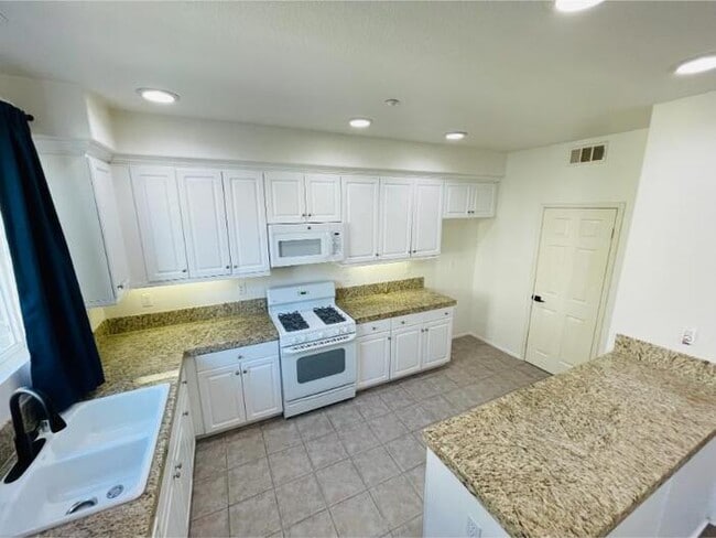 Building Photo - 33590 Willow Haven Ln