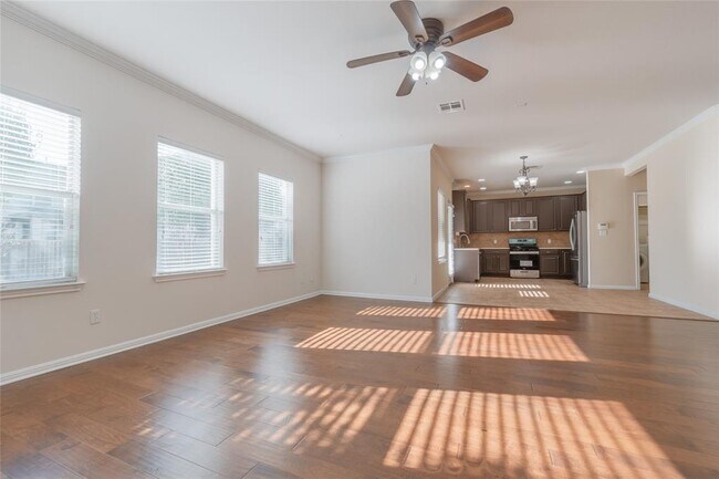 Building Photo - 9516 Castle Pines Dr