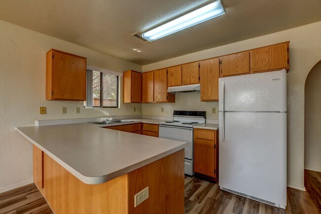 Building Photo - 6284 N Buckboard Dr