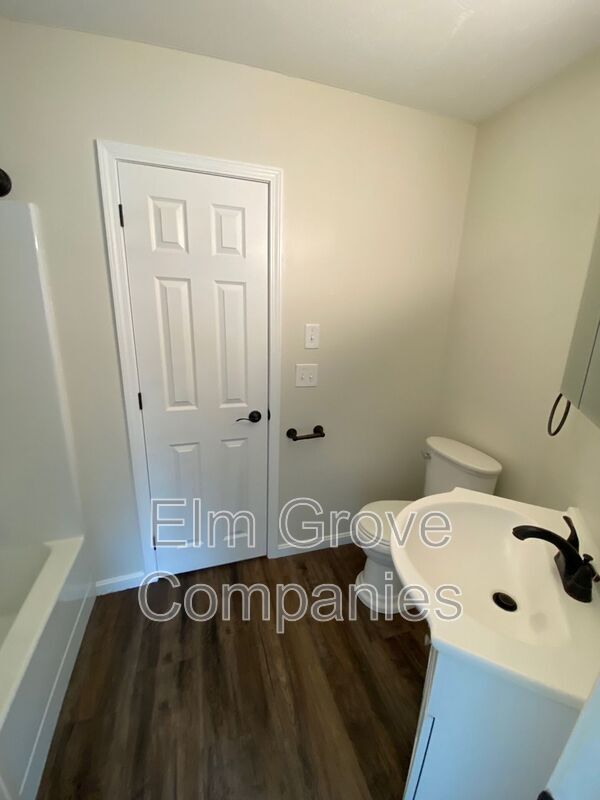 Building Photo - 7 Darby Field Common