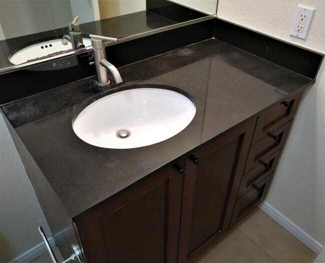 Building Photo - 3520 Lebon Dr