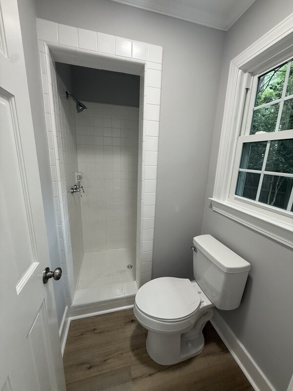 Building Photo - 117 Greenwood Dr