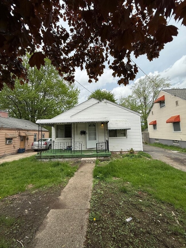 Primary Photo - Section 8 Accepted! Newly Renovated 3-Bedr...