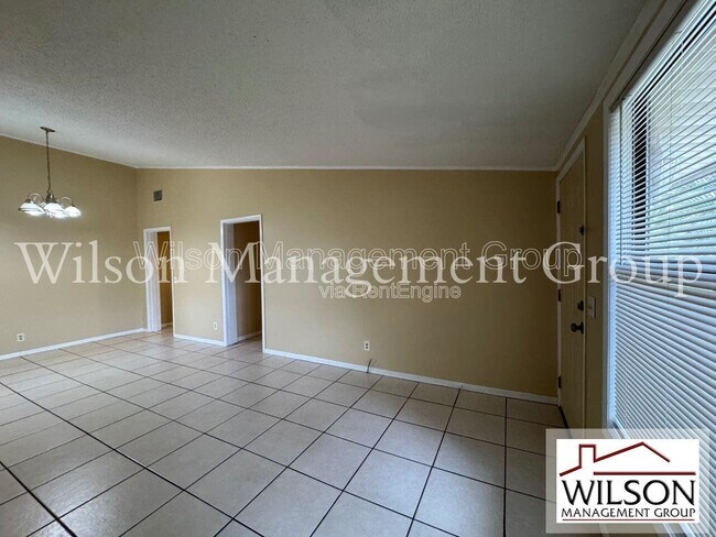 Building Photo - 359 Chaucer Ct