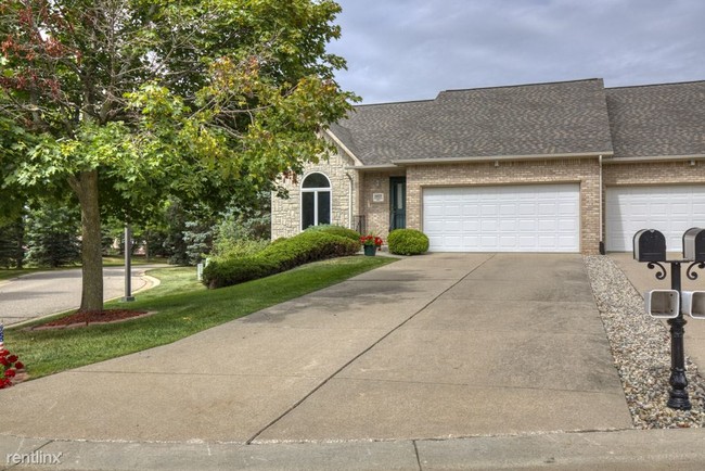 Primary Photo - 2 br, 3 bath Condo - 6029 Steeplechase Dr